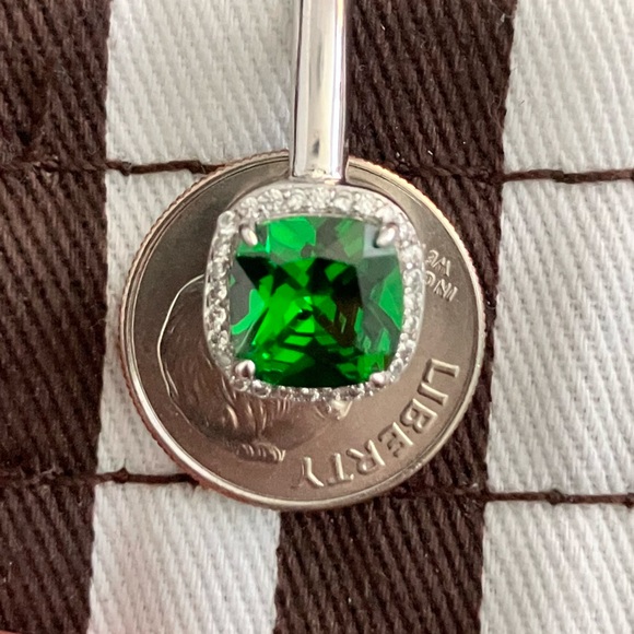 NWOT Henri Bendel open bangle bracelet. - Picture 4 of 7